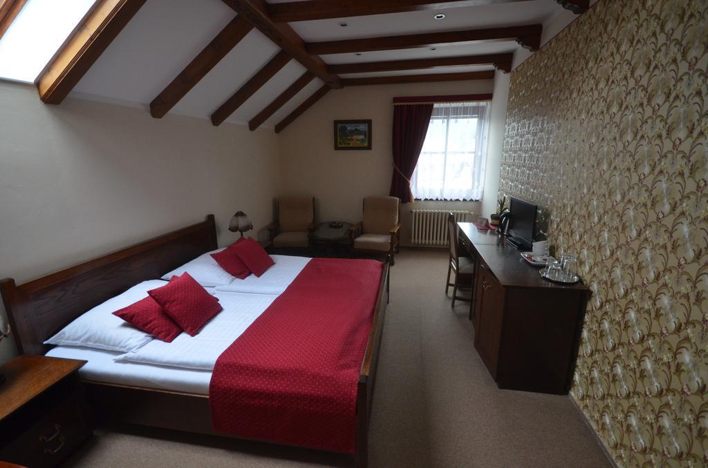 Villa Zerotin Penzion Bed & Breakfast Velke Losiny Bagian luar foto