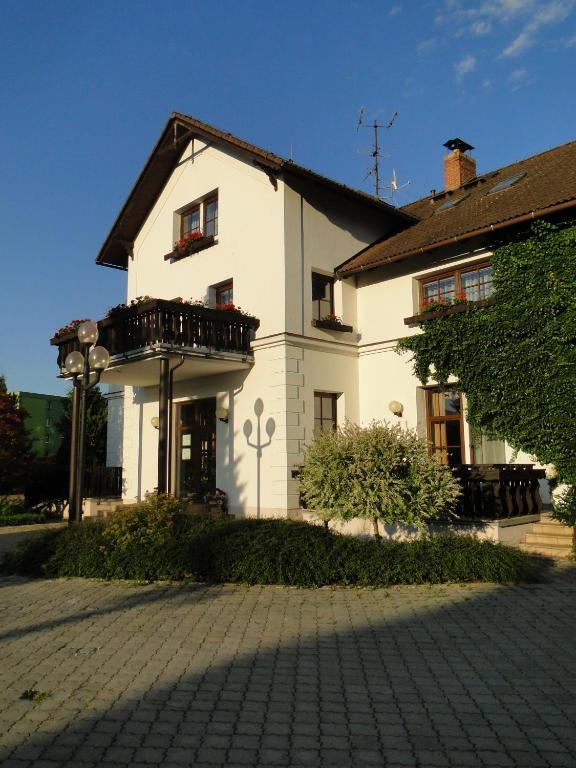 Villa Zerotin Penzion Bed & Breakfast Velke Losiny Bagian luar foto