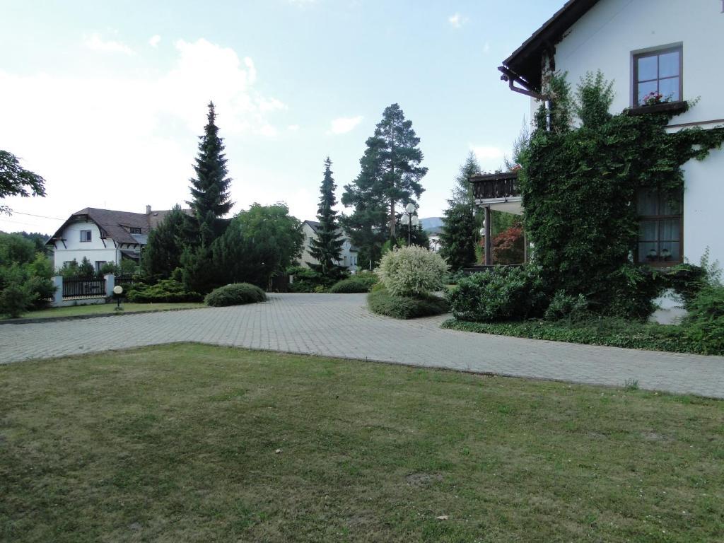 Villa Zerotin Penzion Bed & Breakfast Velke Losiny Bagian luar foto